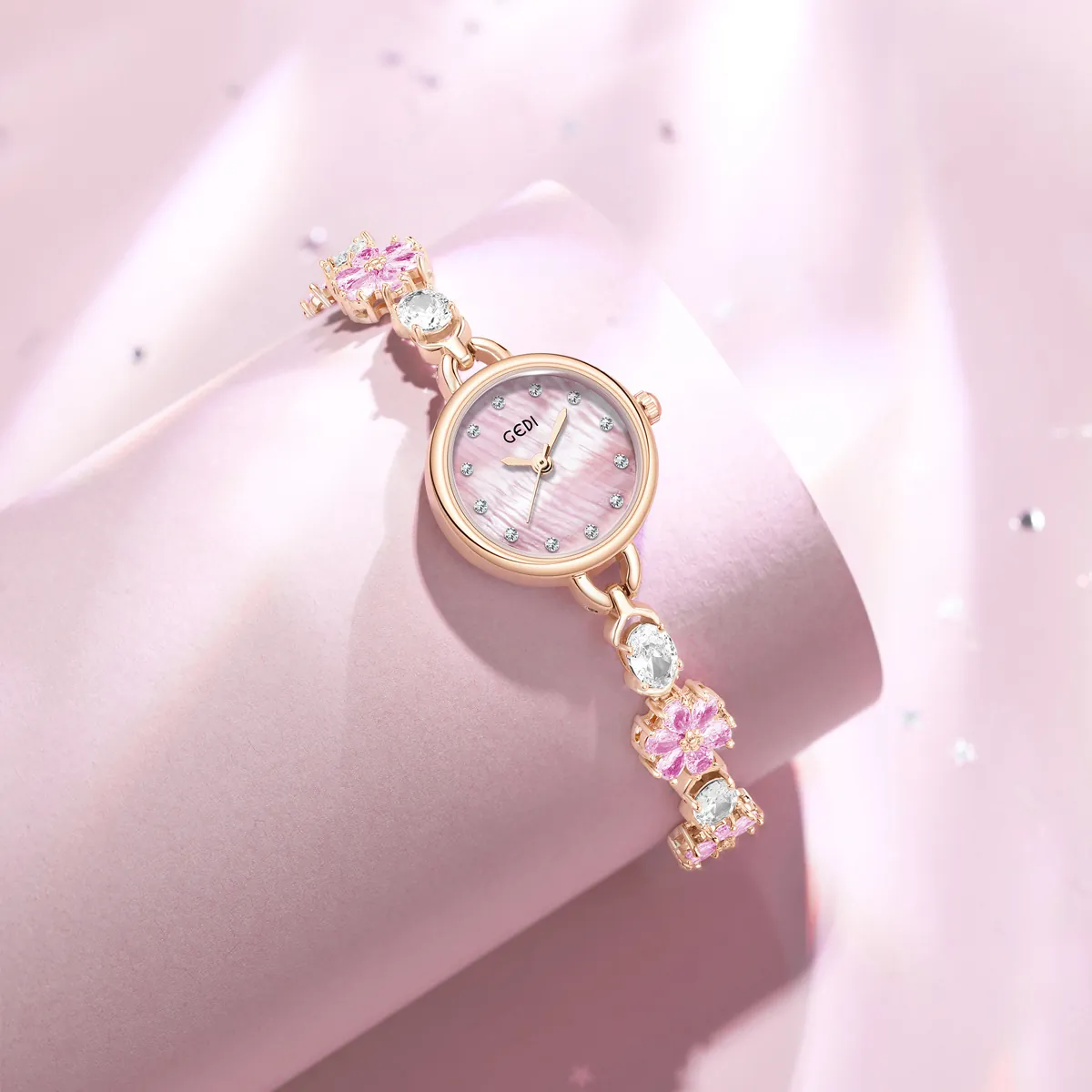 Montre Femme Quartz Bracelet Fleur Élégant Alliage Zinc Strass Cadran Nacre Imperméable Chronomètre Luxe