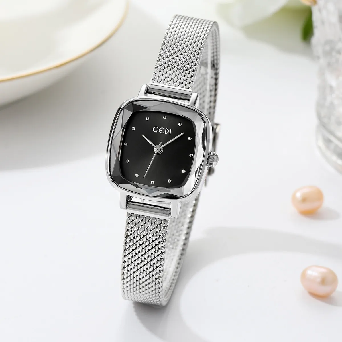 Montre À Quartz Carrée Élégante Pour Femme Avec Bracelet En Maille D'acier Inoxydable Étanche Minimaliste Décontractée Luxe