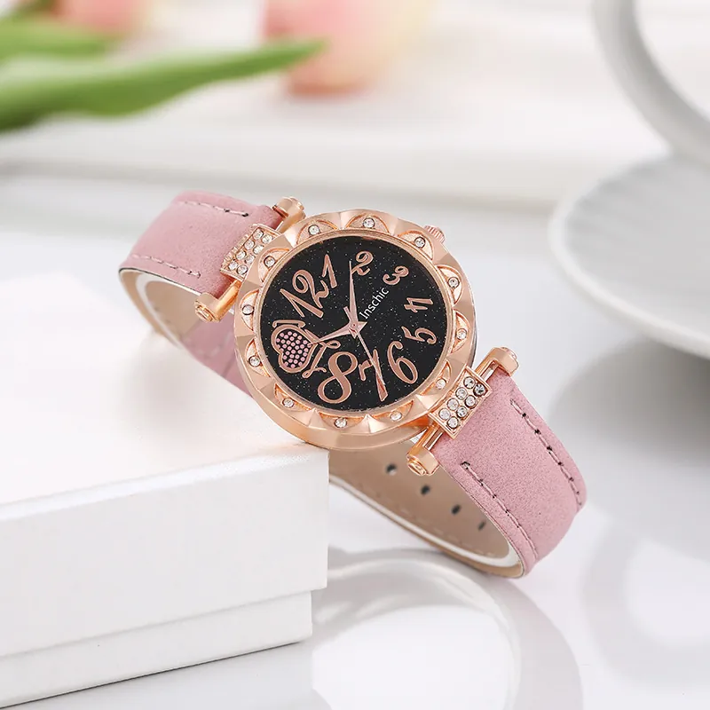 Montre À Quartz Pour Femme Cadran Ciel Étoilé Motif Coeur Strass Boîtier En Alliage Bracelet En Similicuir Élégante