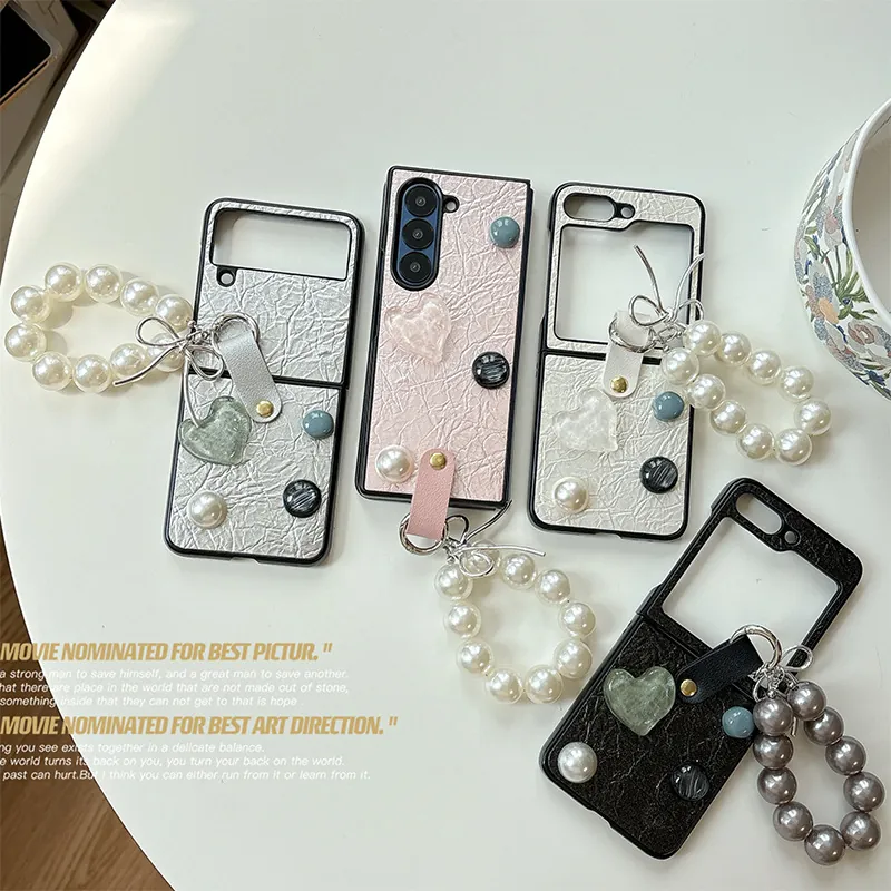 Coque De Téléphone Pliable En Cuir PU Plissé Décor Coeur Chaîne Bracelet Künstliche Perles Noeud Papillon Élégant Chic
