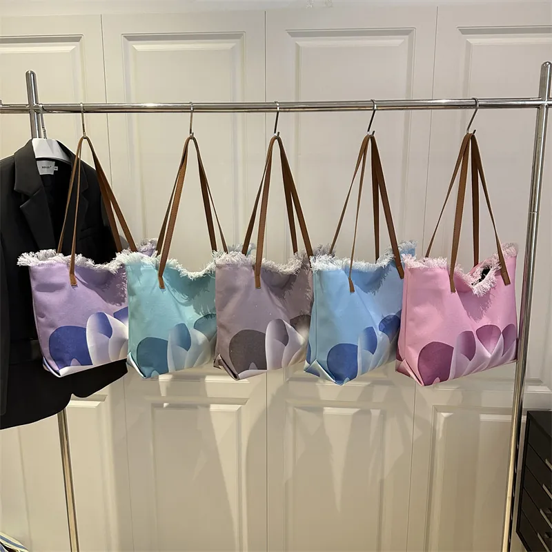 Bolso Tote de Lona de Gran Capacidad para Mujer Vintage Estampado Floral Degradado Bolso de Hombro Con Asa de Cuero PU Diseño de Borde Deshilachado