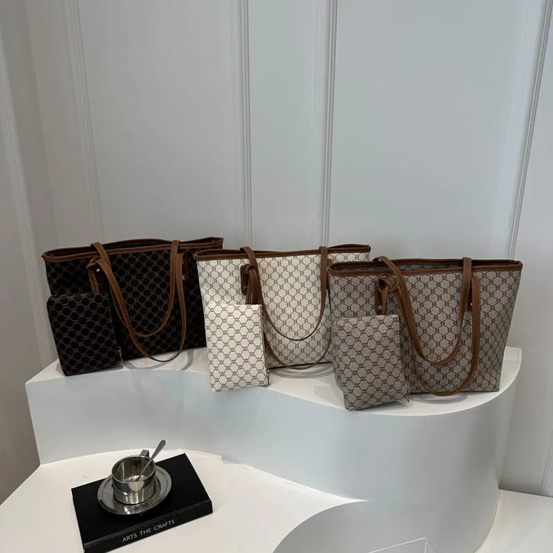 Sac Cabas Imprimé Monogramme Vintage Avec Pochette Grande Capacité Femme Sac à Épaule en Cuir PU Rétro Mode Sac de Shopping