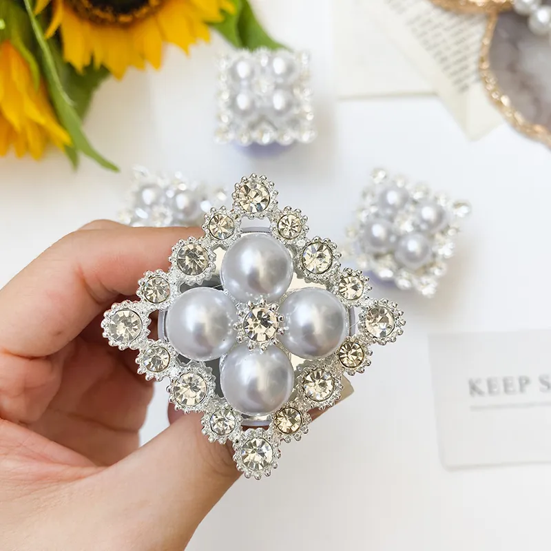 Luxury Square Artificial Pearl Rhinestone Phone Grip Stand Retractable Griptok Sparkly Alloy Smartphone Accessory Elegant Design