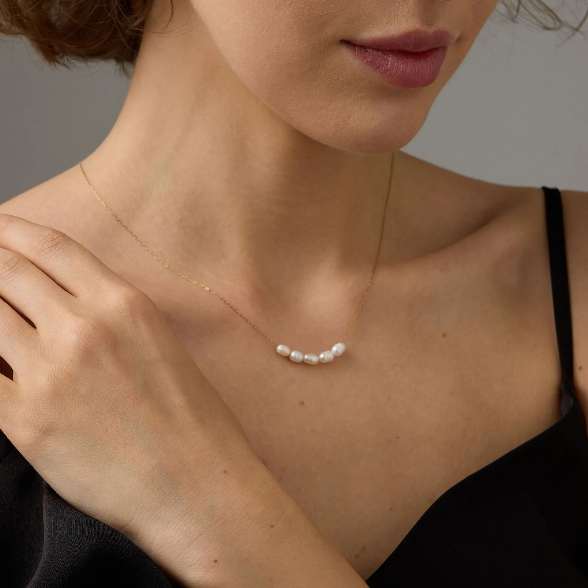 Freshwater Pearl Necklace Stainless Steel 14K Gold Plated Curved Freshwater Pearl Pendant Minimalist French Style Clavicle Chain For Women