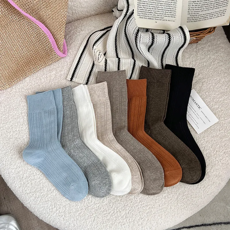 Chaussettes Plissées Femmes Coton Côtes Mi-Mollet Couleur Unie Style Japonais Rétro Simple Respirant Doux Polyvalent