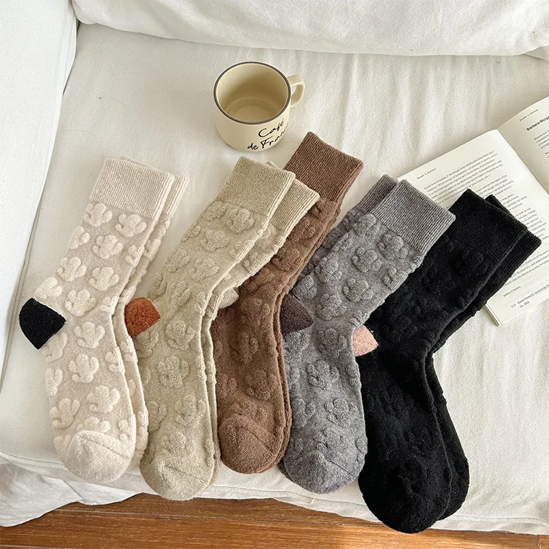 Women Winter Thick Slouch Socks Vintage 3D Relief Pattern Polyester Wool Blend Mid Tube Color Block Heel Warm Hosiery