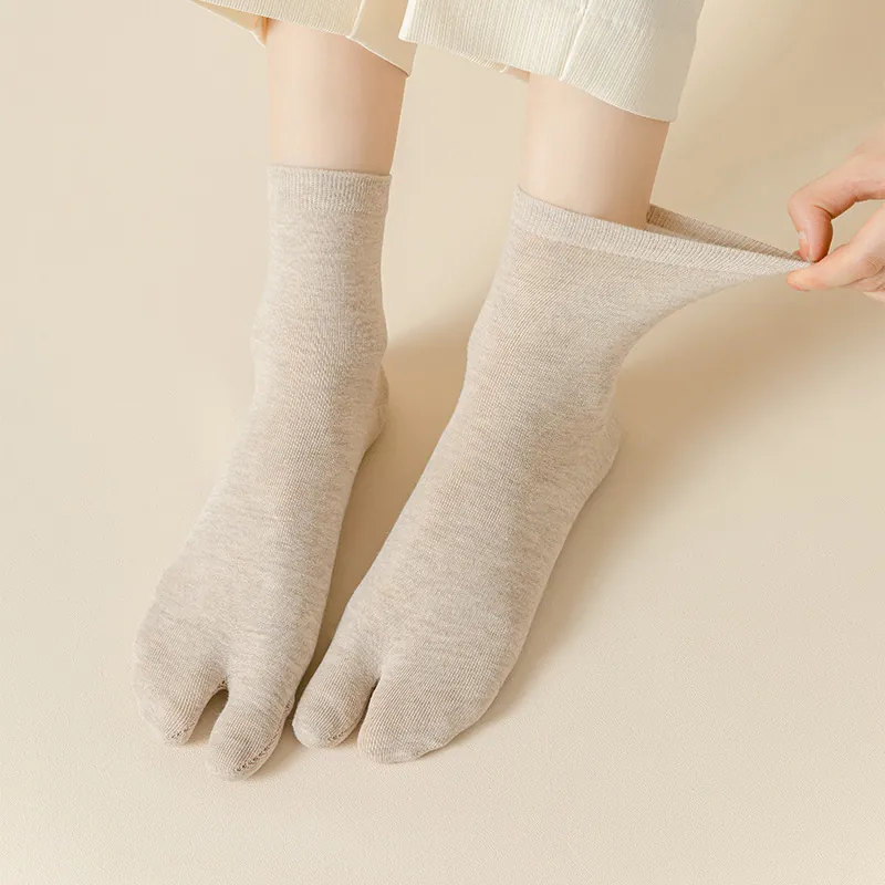 Chaussettes Tabi Femmes Orteils Divisés Coton Mi-Mollet Respirant Couleur Unie Style Japonais Décontracté Bonneterie Confortable