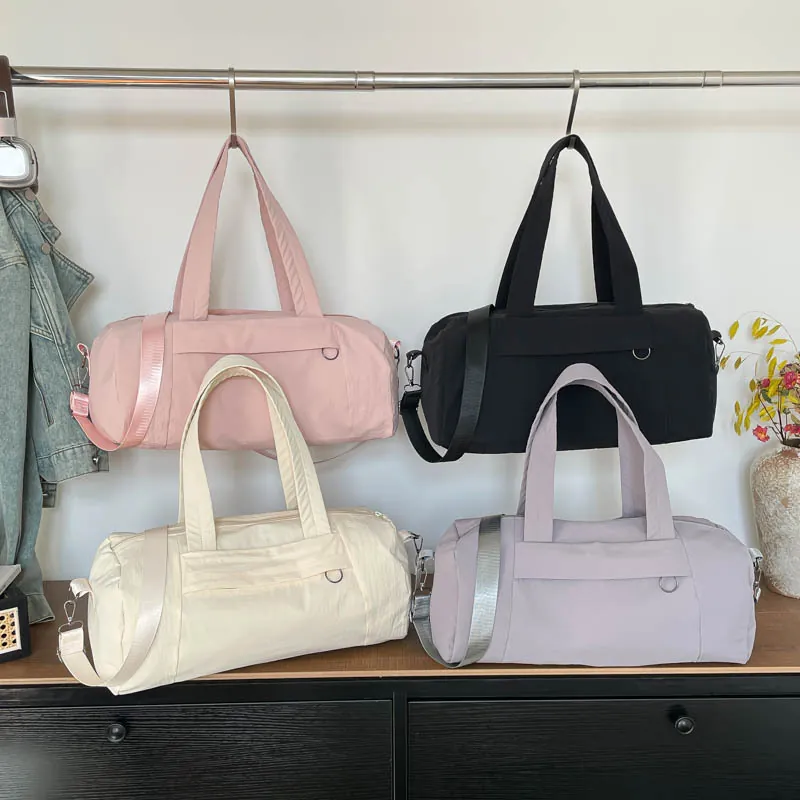 Damen Leichte Nylon Reisetasche Große Kapazität Fitness Studio Umhängetasche Minimalistische Boston Kissentasche Verstellbarer Riemen