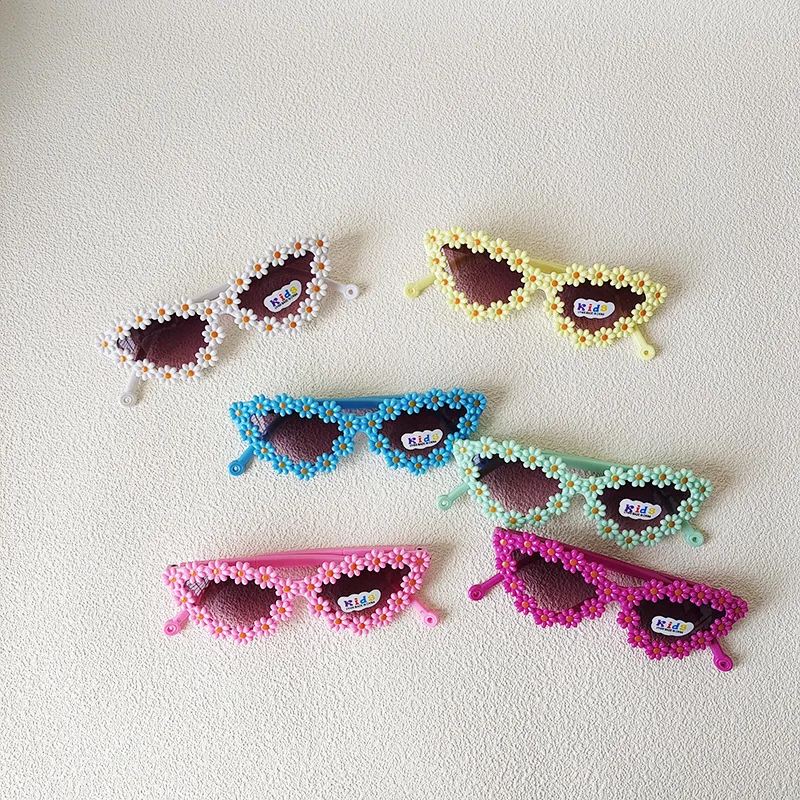 Kids Daisy Flower Sunglasses UV400 Protection Cute Round Cat-Eye Beach Vacation Resin Fashion Eyewear Boys Girls