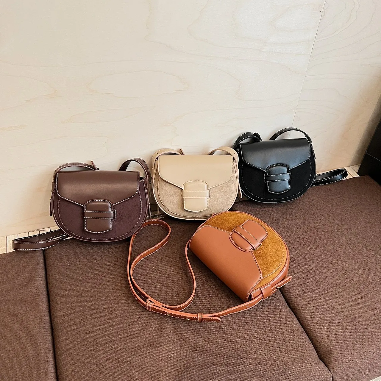 Vintage Saddle Shoulder Bag For Women PU Leather Suede Patchwork Contrast Stitching Flap Crossbody Bag