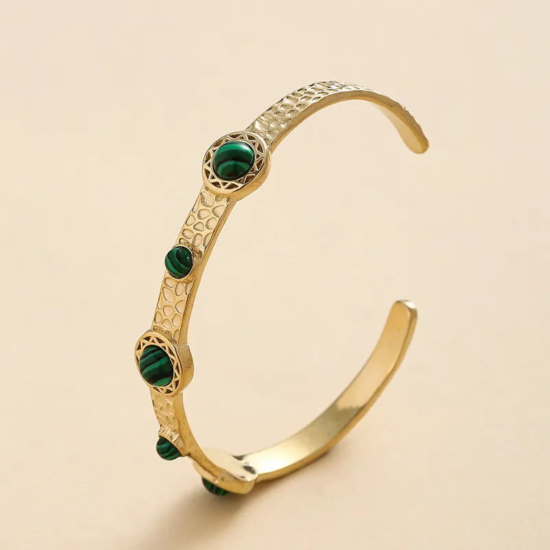 Bracelet Jonc En Acier Inoxydable Avec Turquoise Verte Texture Martelée Ouvert Ajustable Style Bohème Vintage Pour Femme