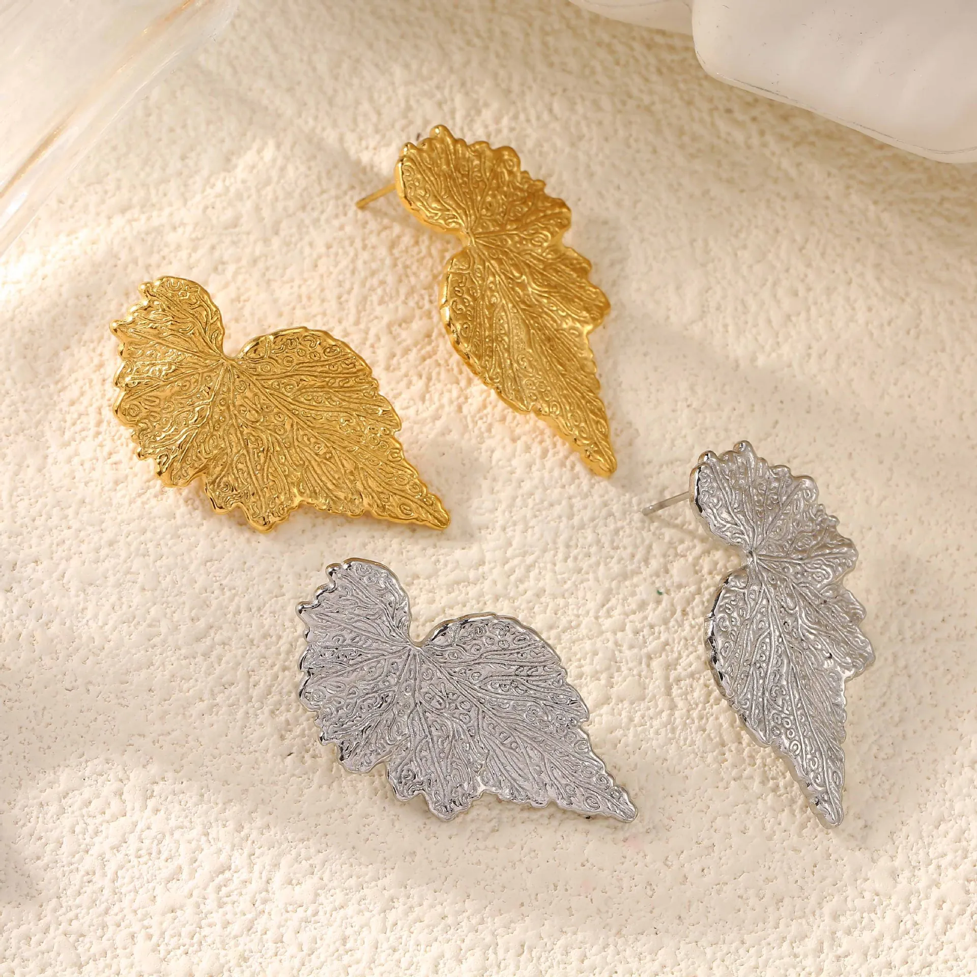 Boucles D'oreilles Feuilles En Acier Inoxydable Veine Texturée Feuillage Nature Punk Minimaliste Bijoux De Mode Pour Femmes