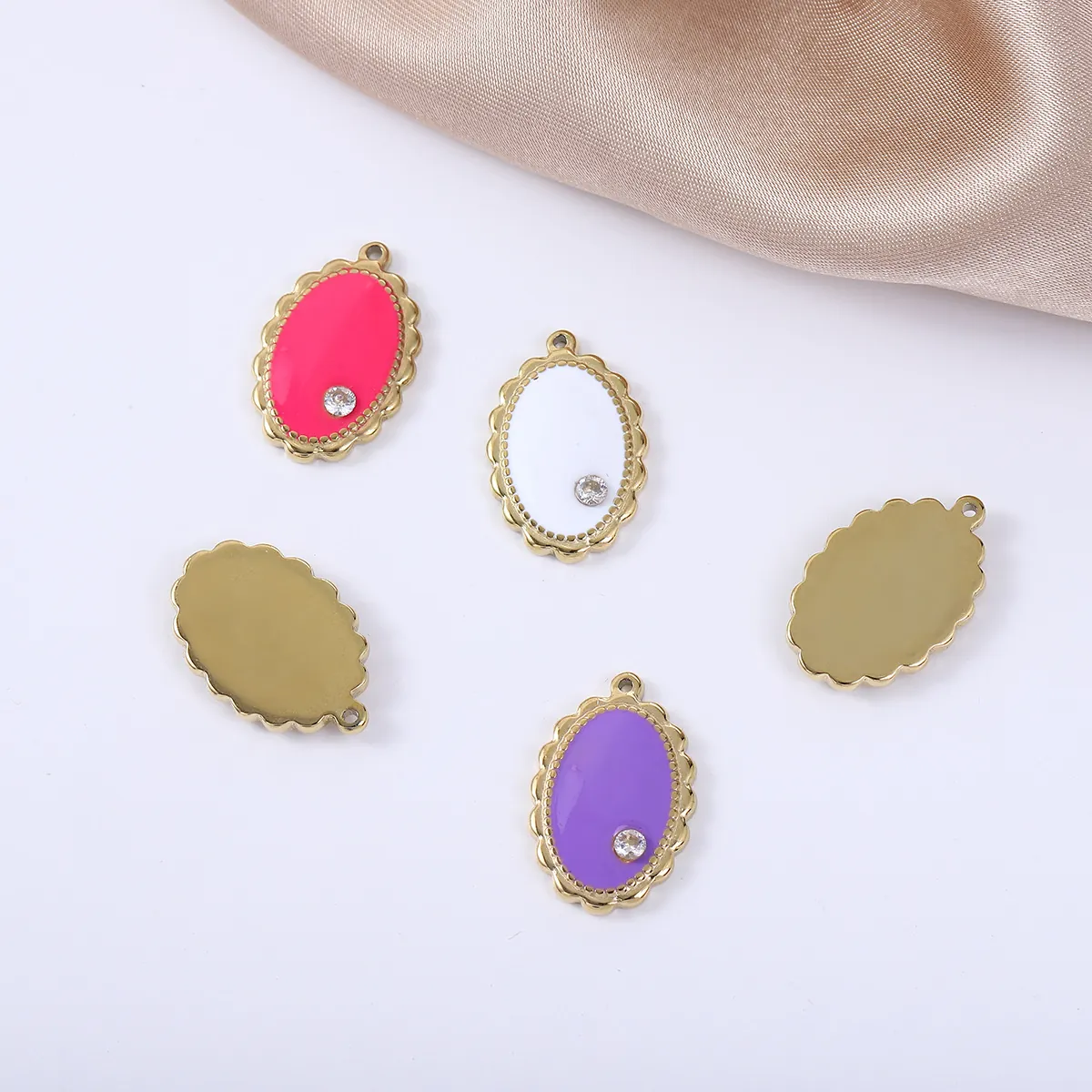 Oval Enamel Pendant Stainless Steel Scalloped Edge Zircon Inlaid Vintage Style DIY Jewelry Accessory For Necklaces