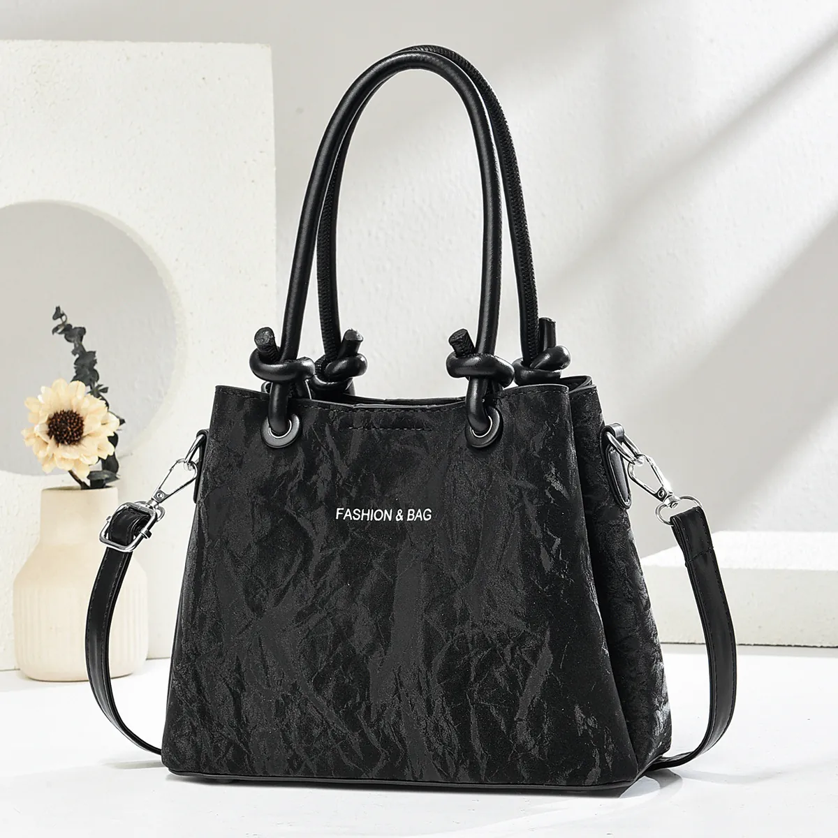Minimalistische Damen PU Leder Handtasche Gecrashter Optik Schultertasche Knotengriff Abnehmbarer Gurt Vielseitige Crossbody