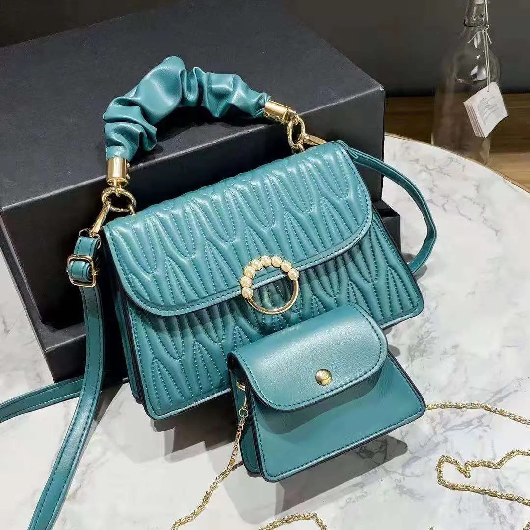 Sac À Main En Cuir PU Matelassé Et Mini Sac À Chaîne Avec Boucle En Künstliche Perle Poignée À Volants Pour Femmes