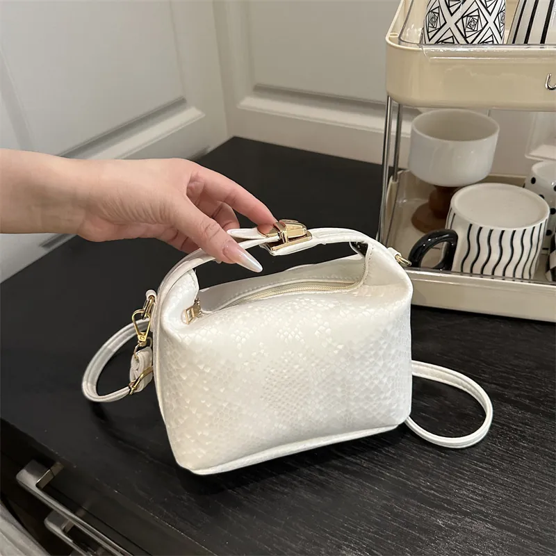 Women Snake Pattern PU Leather Crossbody Bag Gold Hardware Shoulder Handbag Solid Color Minimalist Casual Commuter