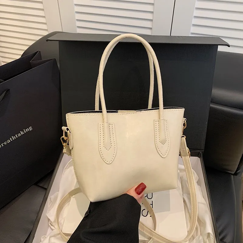 Minimalist PU Leather Tote Bag Large Capacity Solid Color Handbag With Detachable Adjustable Shoulder Strap For Women