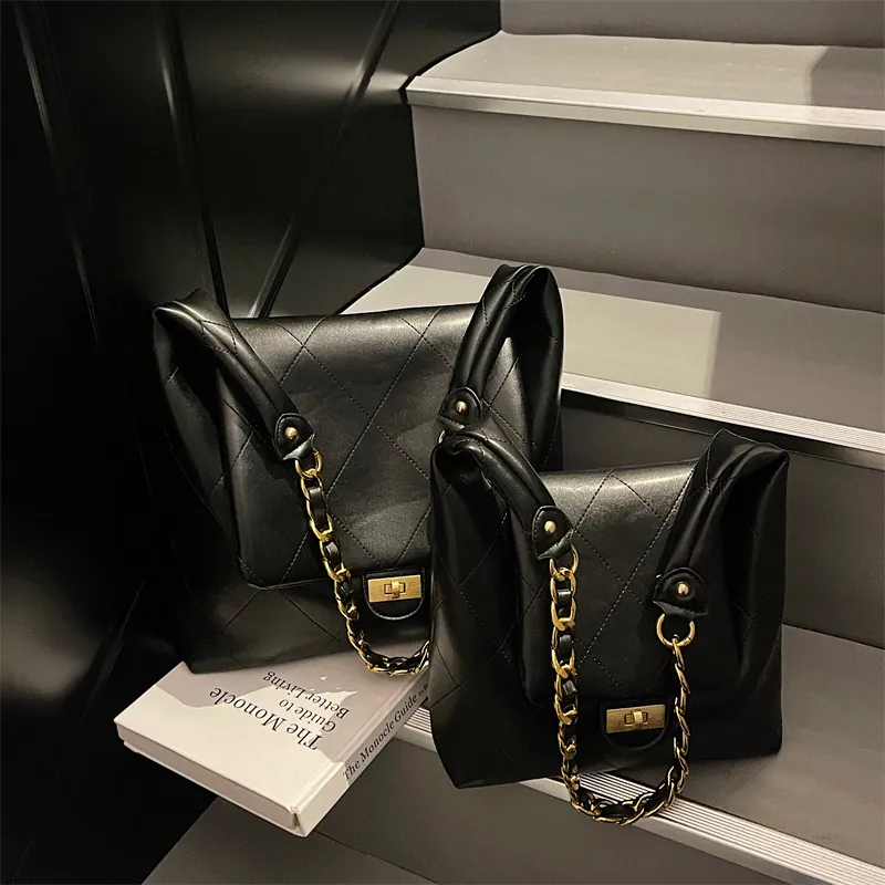 Quilted PU Leather Crossbody Bag Women Large Capacity Diamond Pattern Shoulder Bag Gold Chain Strap Vintage Lock