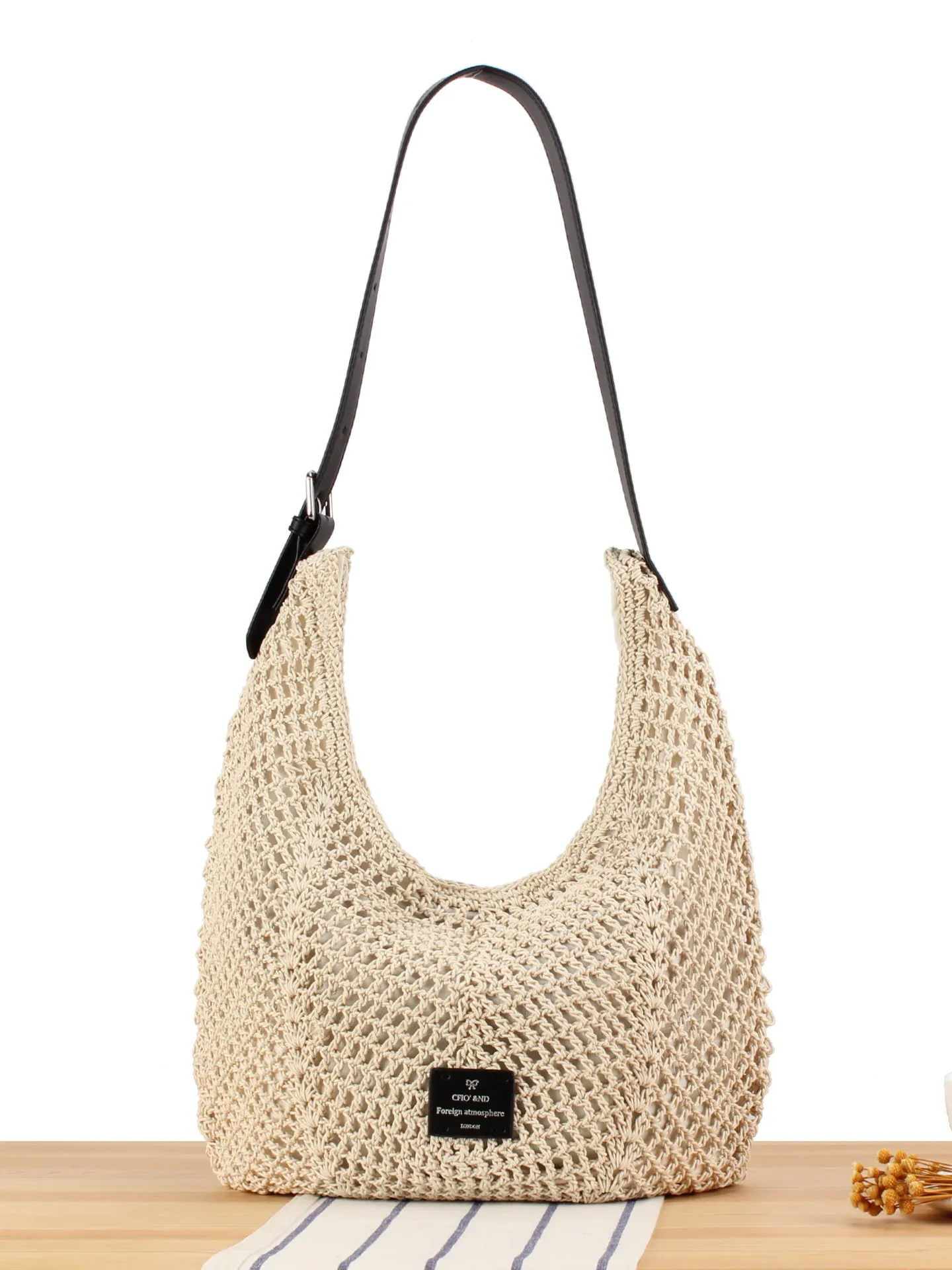 Women Woven Shoulder Bag Handcrafted Beeswax Rope Hobo Bag With Adjustable Leather Strap For Summer Beach Vacation Casual