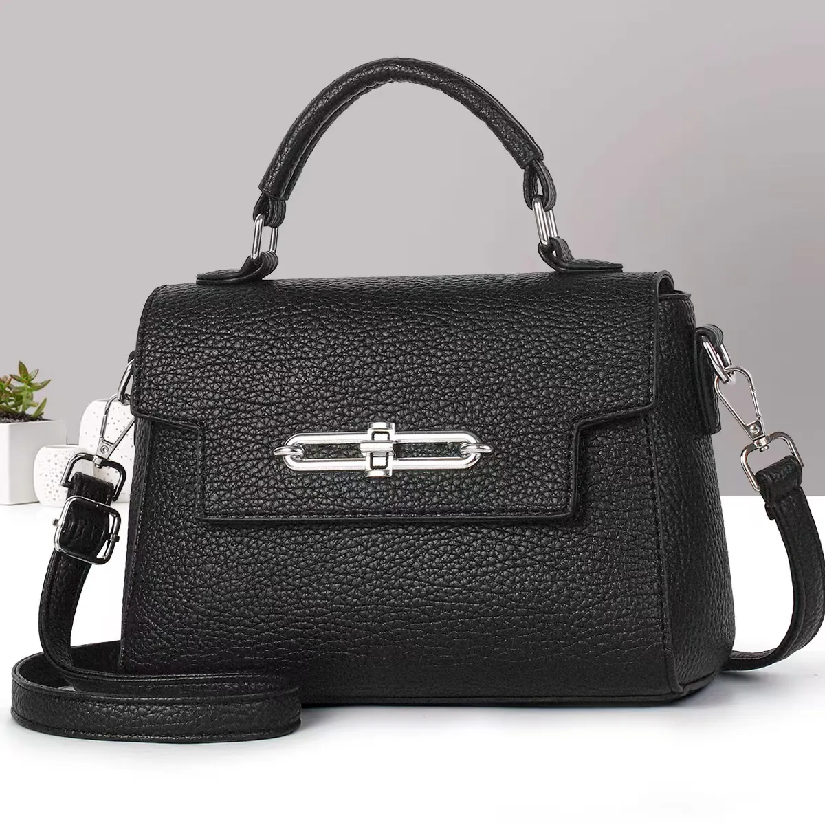 Women Handbag Lychee Pattern PU Leather Silver Chain Lock Adjustable Strap Minimalist Elegant Daily Commute Crossbody Bag
