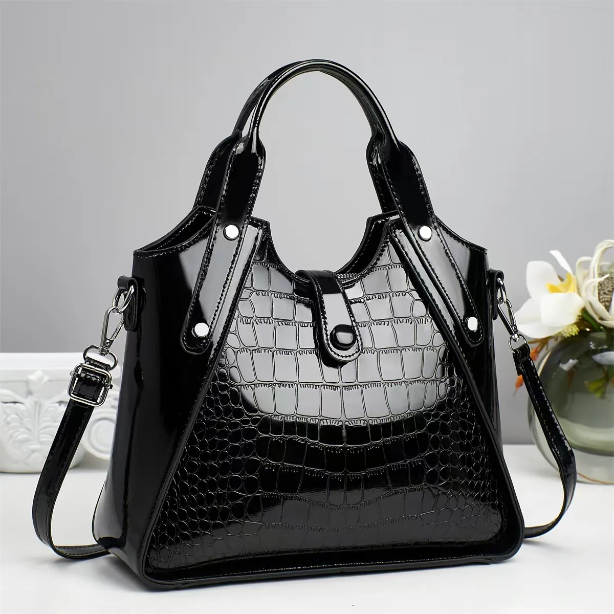 Sac À Main Femme Cuir PU Verni Motif Crocodile Gaufré Grande Capacité Sac Bandoulière Élégant Matériel Argenté