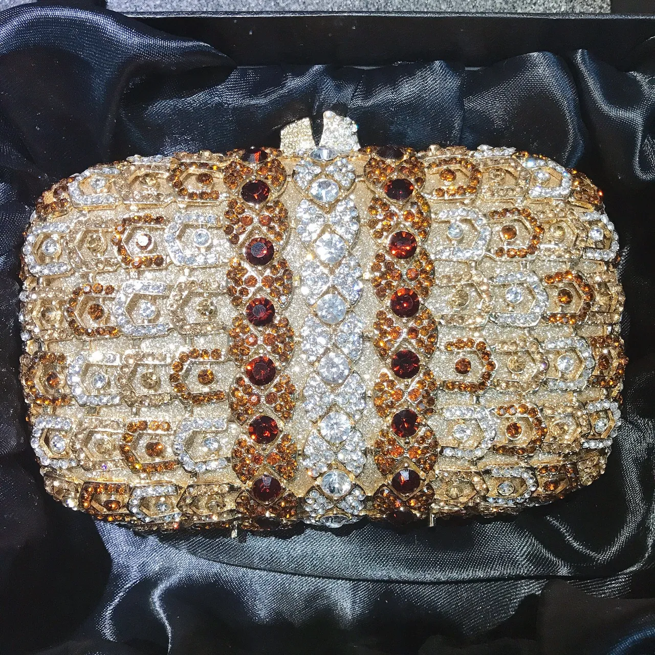 Sac De Soirée De Luxe En Strass Fait À La Main Coque Rigide En Métal Motif Géométrique Mariage Fête Avec Chaîne