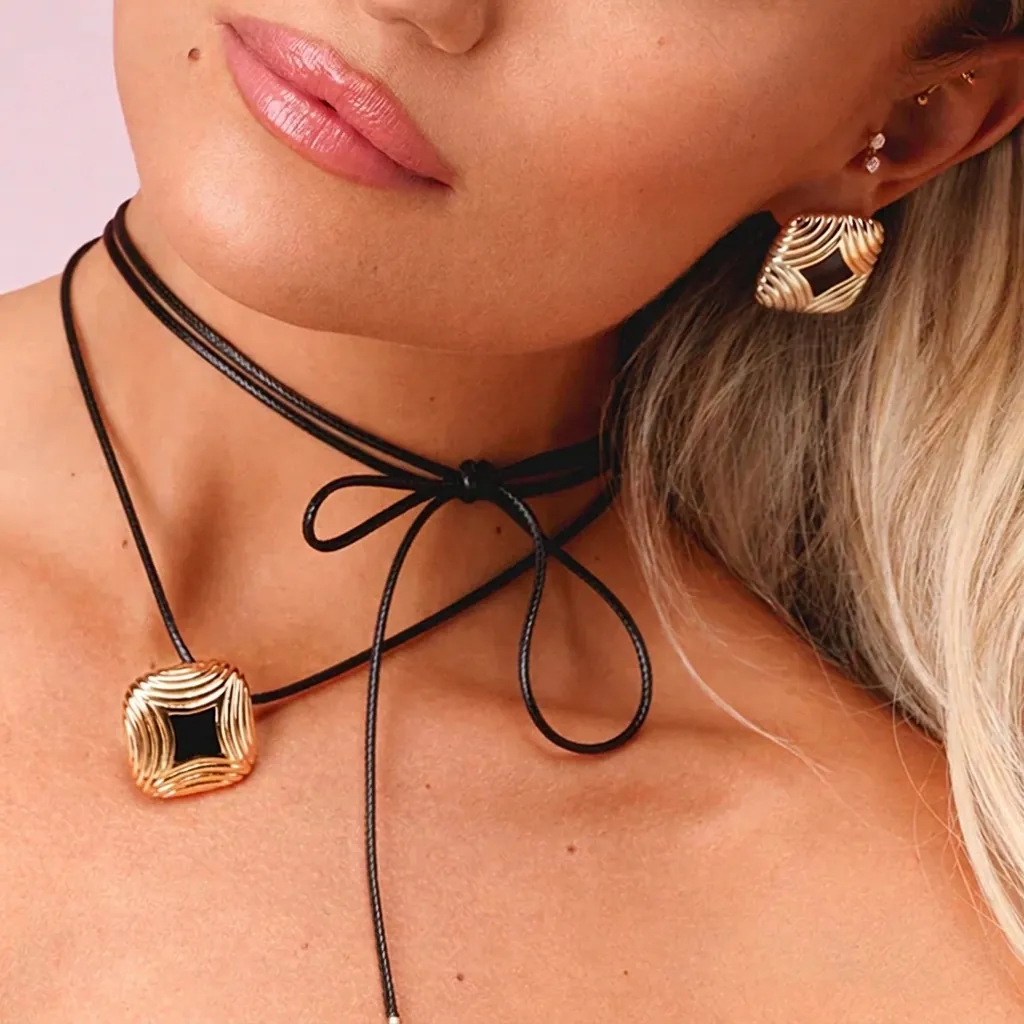 Square Pendant Necklace Vintage Black Enamel Stainless Steel Gold Plated Wavy Texture Geometric Jewelry For Women