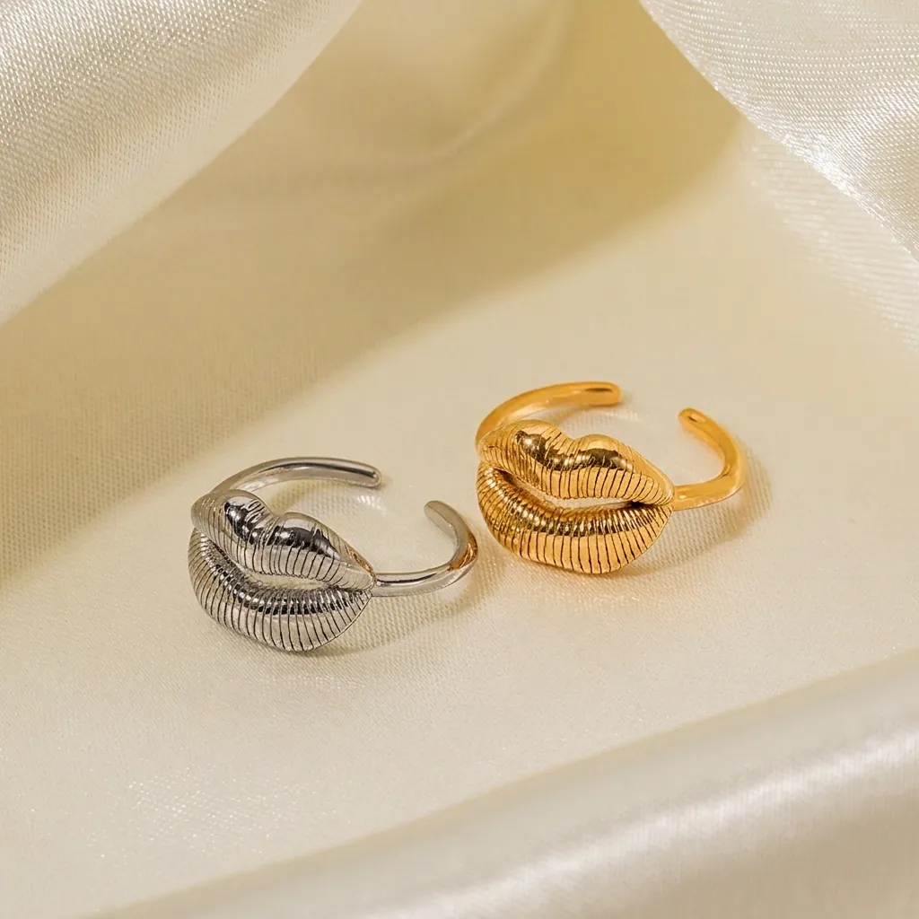 Bague Ouverte en Acier Inoxydable Forme de Lèvres pour Femmes Plaqué Or Minimaliste Géométrique Mode Ajustable Bijoux Cadeau