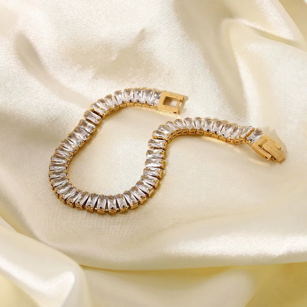 Bracciale in Acciaio Inossidabile con Strass Baguette Lusso Leggero Francese per Donna Elegante Catena a Maglie Geometriche Placcata Oro
