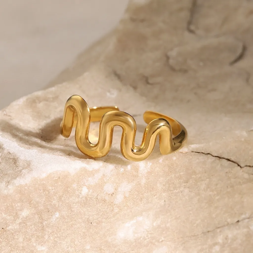 Wellenförmiger Verstellbarer Ring 18K Vergoldeter Edelstahl Minimalistisch Wasserdicht Hypoallergen Schicker Gebogener Schmuck