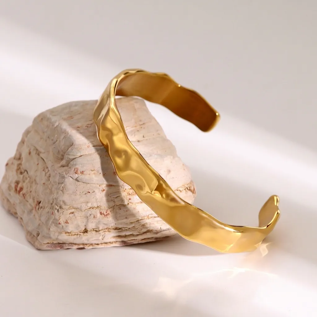 Hammered Texture Bangle Stainless Steel 18K Gold Plated Wave Design Open Adjustable Bracelet Vintage Minimalist Women Jewelry