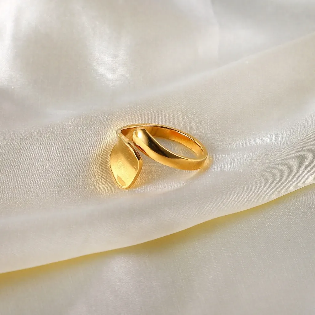 Verstellbarer Offener Ring Geometrischer Irregulärer Wellenförmiger 18K Vergoldeter Edelstahl Minimalistischer Modeschmuck Damen