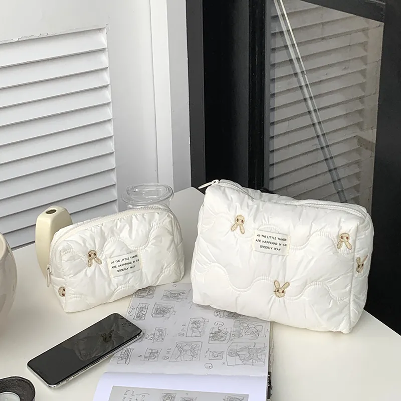 Quilted Cosmetic Bag Embroidered Rabbit Wave Pattern Large Capacity Travel Makeup Storage Pouch Zipper Toiletry Bag