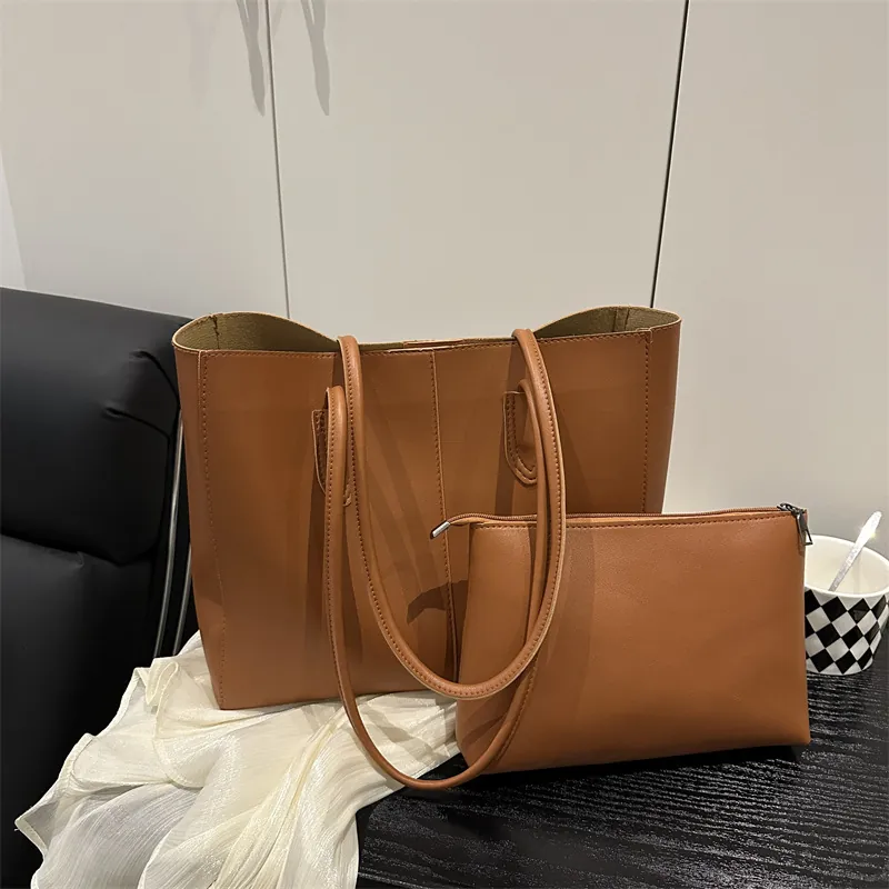 Minimalist PU Leather Tote Bag And Pouch Large Capacity Commuter Shoulder Handbag Solid Color With Bottom Studs