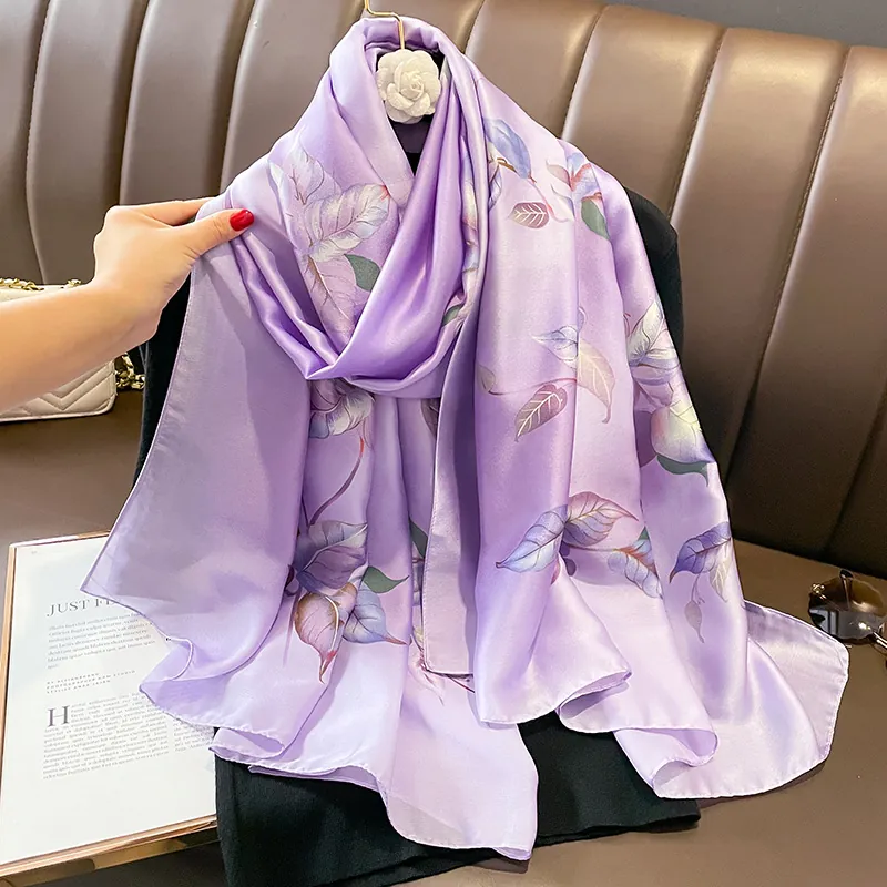 Écharpe Élégante en Satin Floral pour Femme Grand Châle Protection Solaire Paréo de Plage Été Motif Botanique Écharpe Fine