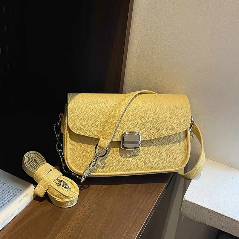 Women Crossbody Bag PU Leather Lychee Pattern Small Square Shoulder Purse Vintage Minimalist With Silver Chain Strap