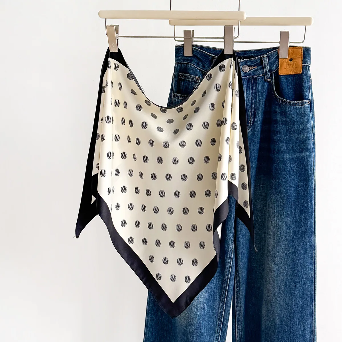 Polka Dot Print Triangular Scarf For Women Elegant Satin Satin Like Shawl Neckerchief Vintage Versatile Neck Wrap