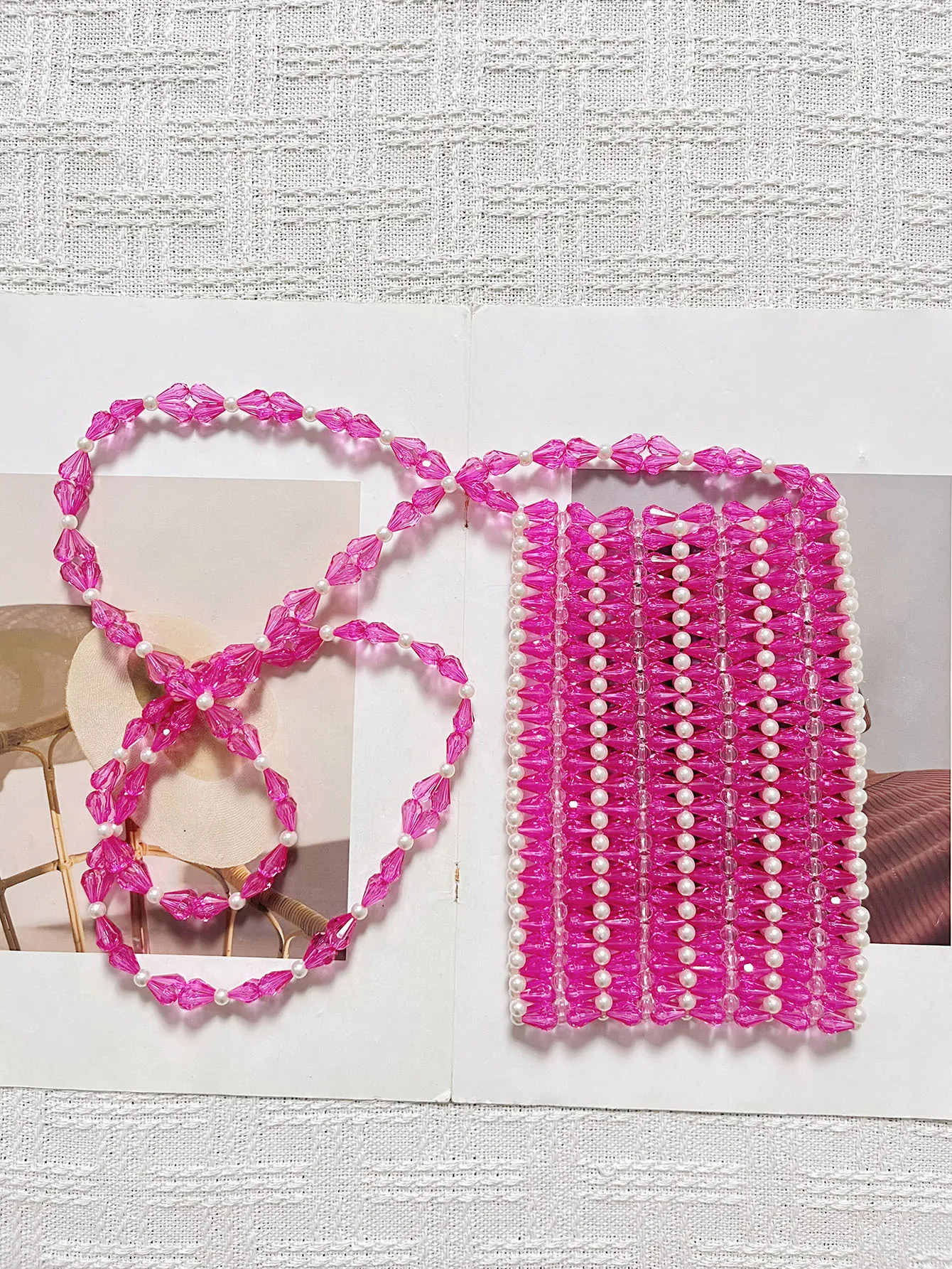 Sacoche de Téléphone Perlée en Acrylique Tissé Main pour Femme Vacances d'Été Douce Künstliche Perle Mini Sac à Épaule Mobile