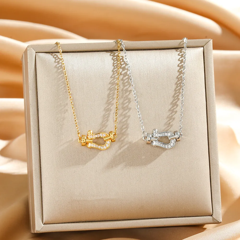 Collier Pendentif Boucle Fer À Cheval En Acier Inoxydable Avec Zircone Cubique Élégant En Forme De U Pour Femmes