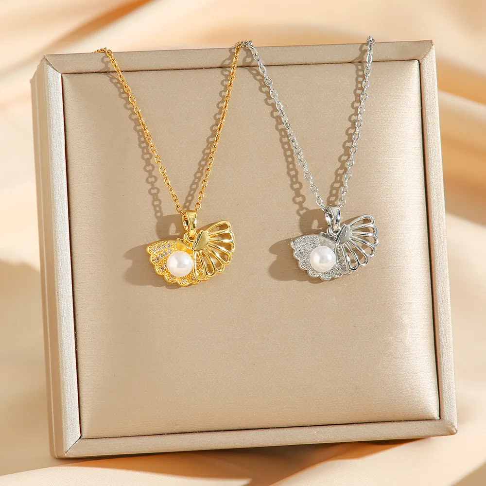 Collier Pendentif Éventail Coquillage Acier Titane Avec Künstliche Perle Et Zircone Bijoux Élégants Pour Femmes
