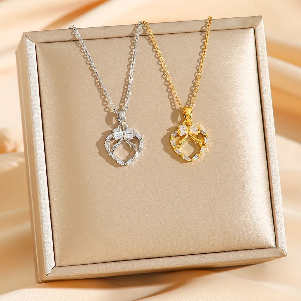 Collier Pendentif En Acier Titane Pour Femme Design Cœur Nœud Avec Zircon Taille Baguette Bijoux De Mode Simple Cadeau