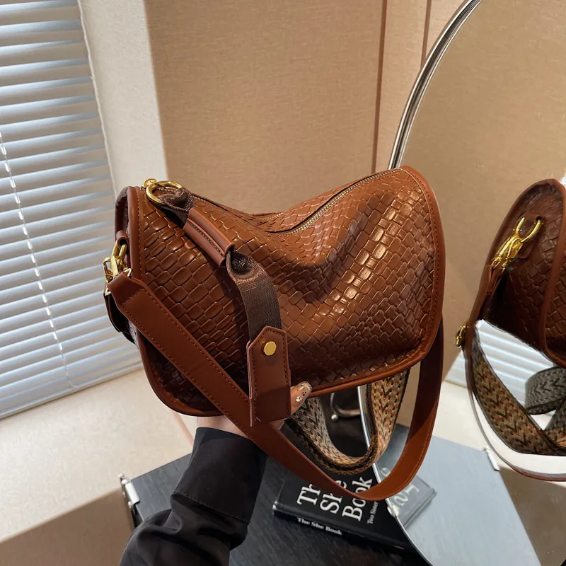 Sac À Bandoulière En Cuir PU Tressé Femmes Grande Capacité Sac Hobo Bandoulière Large Sangle Bohème Mode