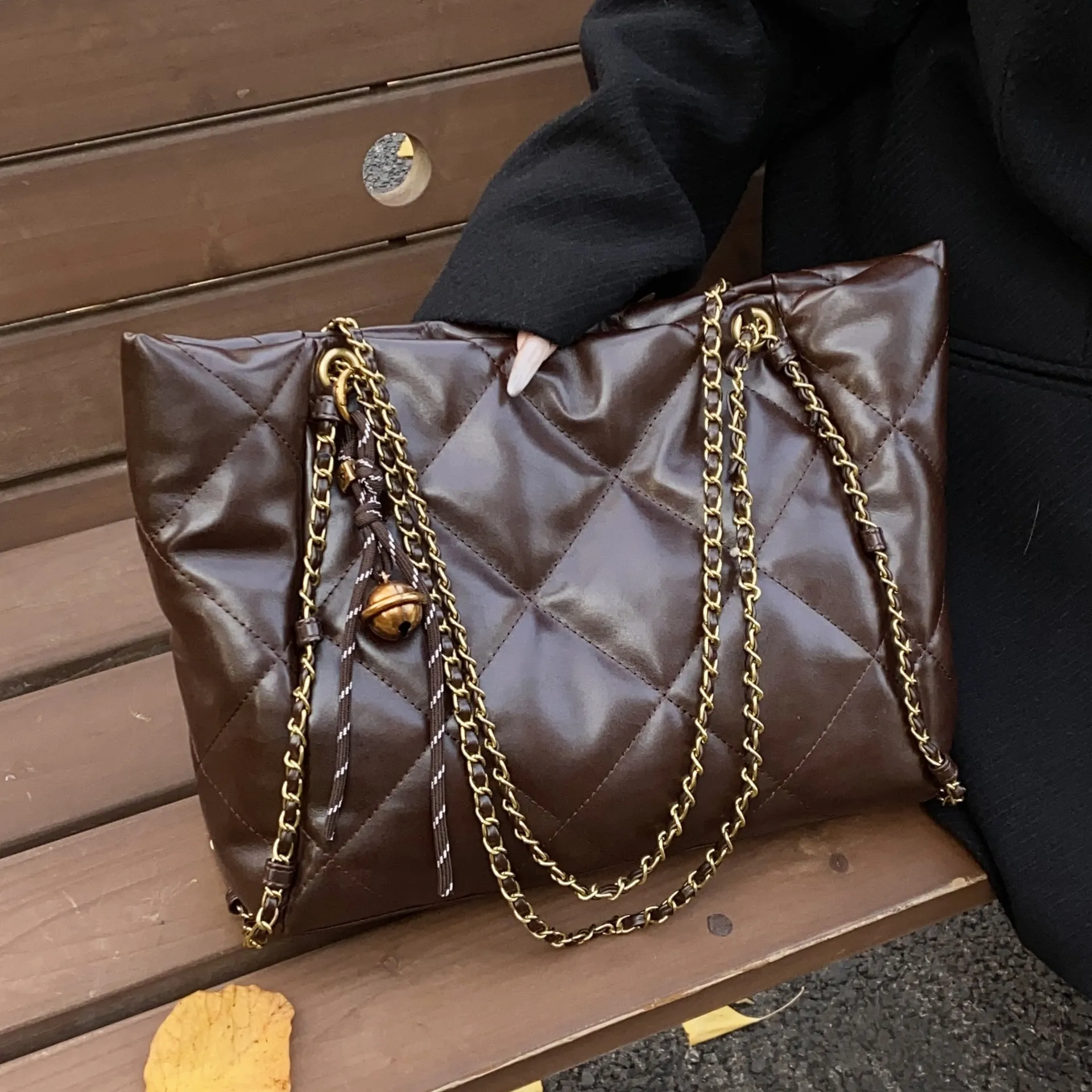 Sac Cabas Femme Grande Capacité à Losanges Matelassés Avec Bandoulière Chaîne Dorée en Cuir PU Vintage pour Navette
