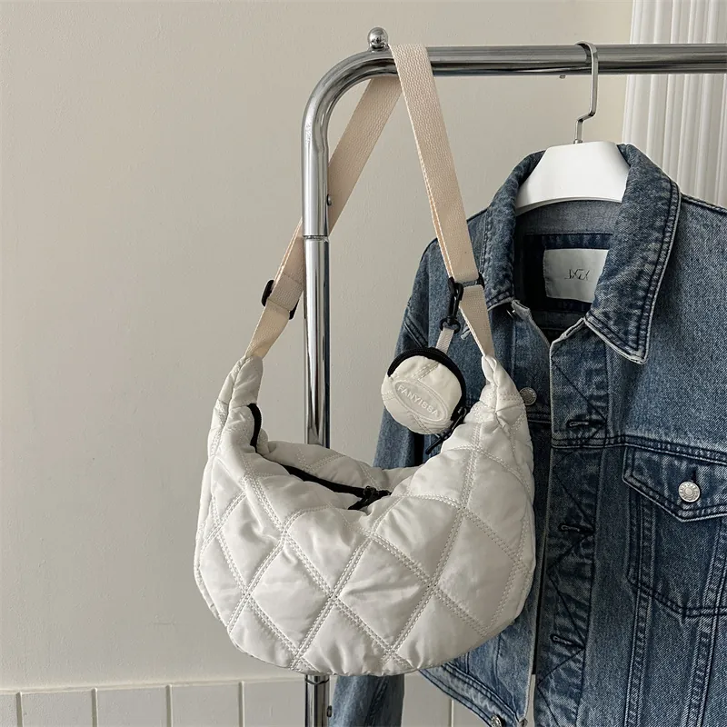 Borsa A Tracolla A Mezzaluna Trapuntata Tessuto Oxford Grande Capacità Tracolla Regolabile Con Tasca Rotonda Donna