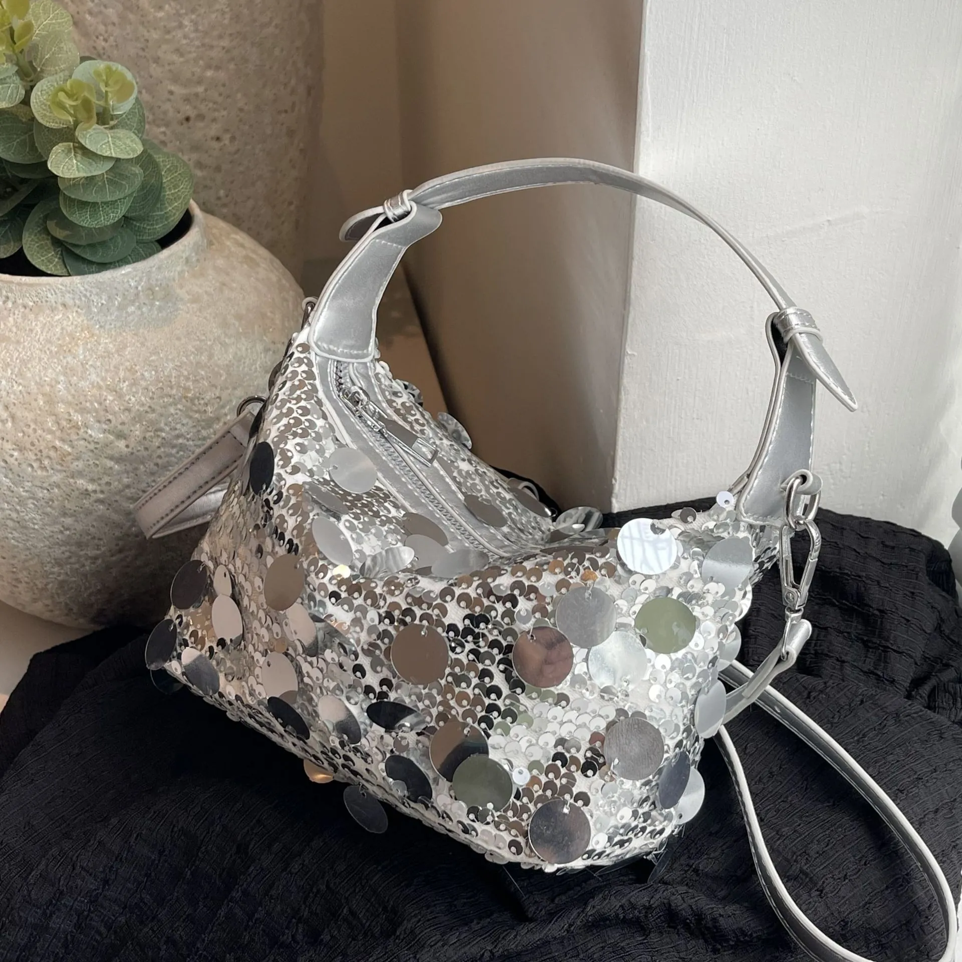 Women Fashion Sequin Underarm Bag Sparkling Large Paillette Shoulder Crossbody Bag PU Leather Small Square Bag For Party Daily