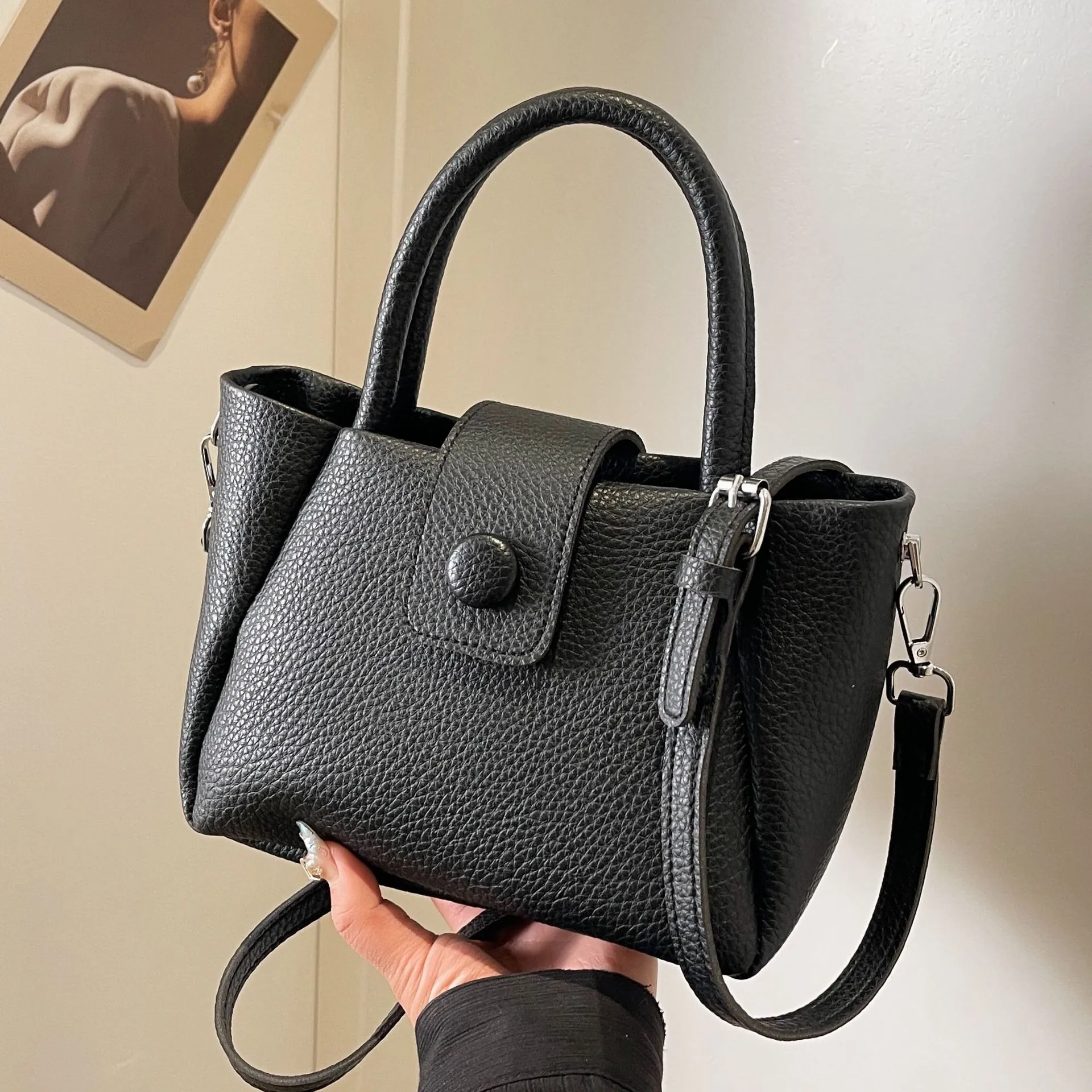 Sac Seau en Cuir PU Grainé pour Femme Grande Capacité Sac à Main Minimaliste Urbain Sac à Épaule Bandoulière pour Quotidien
