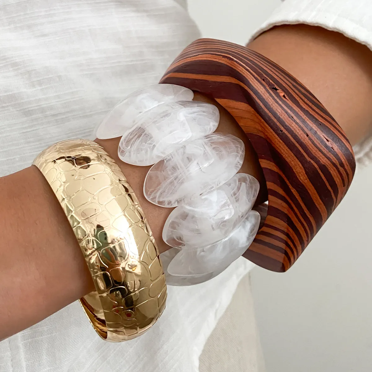 Bracciali Rigidi Larghi Vintage Irregolari Geometrici Legno Resina Lega Motivo Coccodrillo Gioielli Moda Per Donne