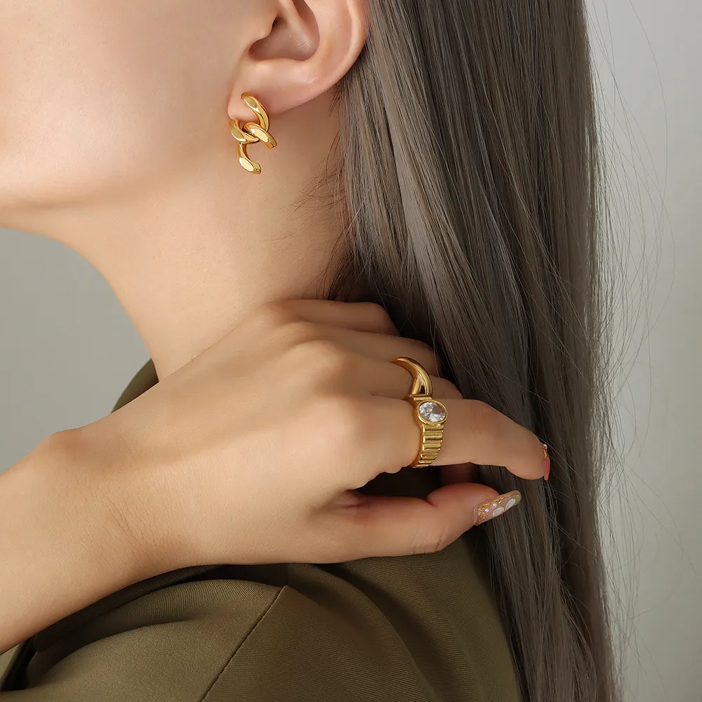 Boucles D'oreilles Puces À Maillons Entrelacés Plaqué Or 18K Acier Titane Géométrique Minimaliste Tige En Acier Titane