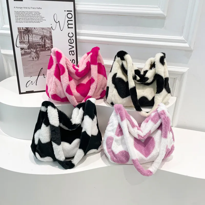 Sac Cabas en Peluche Imprimé Cœur Style Coréen pour Femmes Sac à Épaule en Fausse Fourrure Grande Capacité Mignon Hiver