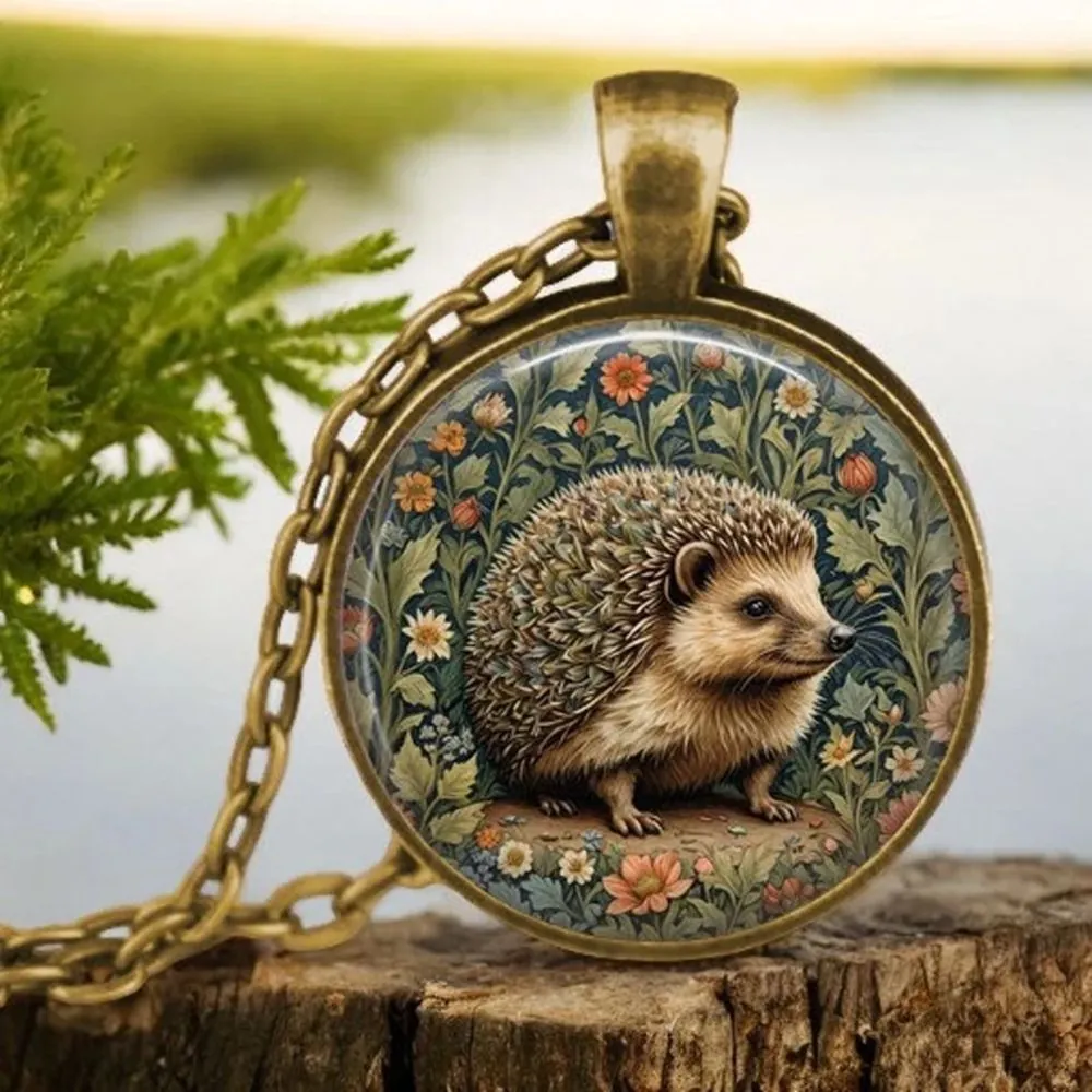Vintage Round Pendant Necklace Alloy Glass Time Gem Animal Dragonfly Hummingbird Hedgehog Fox Forest Style Jewelry